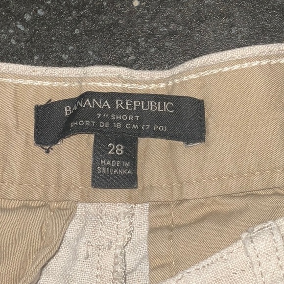Men’s 100% Linen 7” shorts. Banana Republic. Waist size 28 - Picture 3 of 5